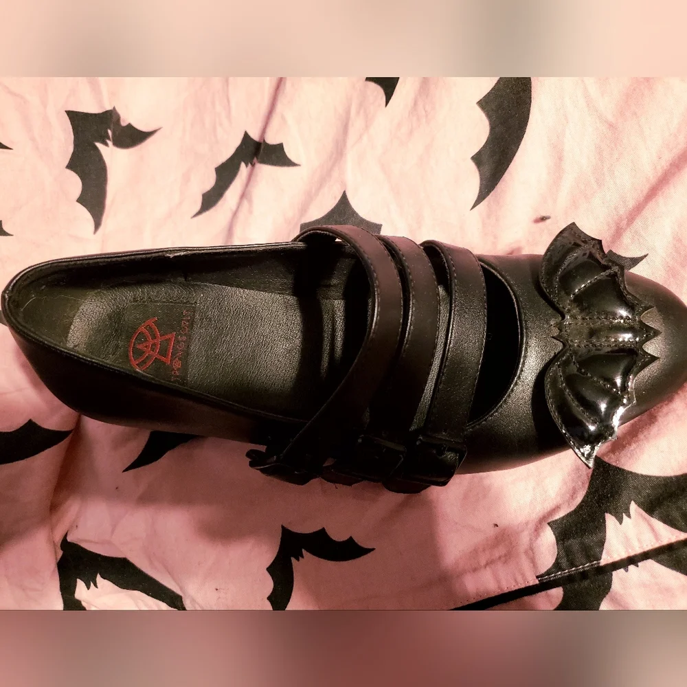 Strange Cvult Bat Heels Killstar Hot topic Widow Sourpuss Dollskill - Picture 3 of 4